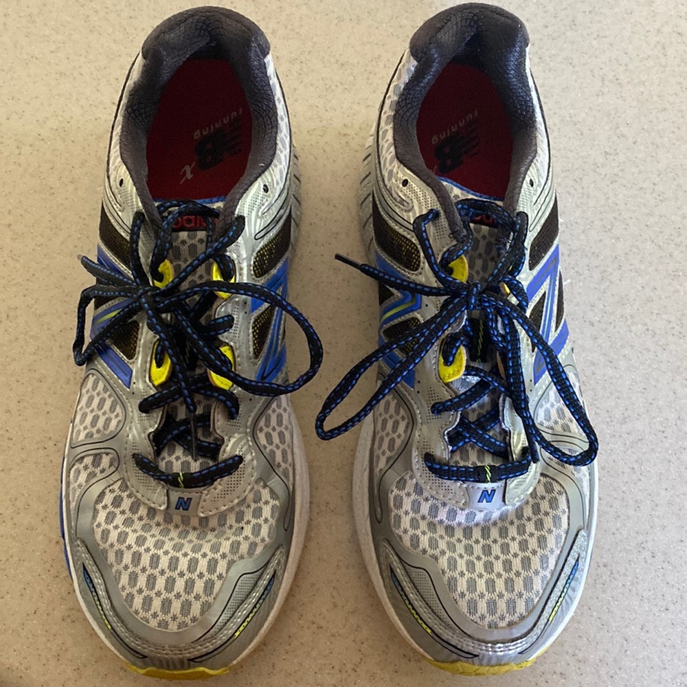 Mens New Balance 860 v4 - size 12